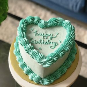 Retro Heart Cake - 8"